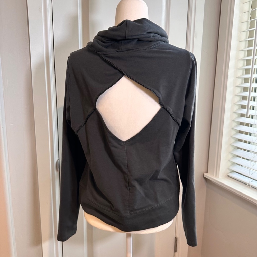 Steve Madden Cowl-Neck Pullover Charcoal Cutout Back Satin Trim Sz M Long Sleeve - Picture 1 of 7
